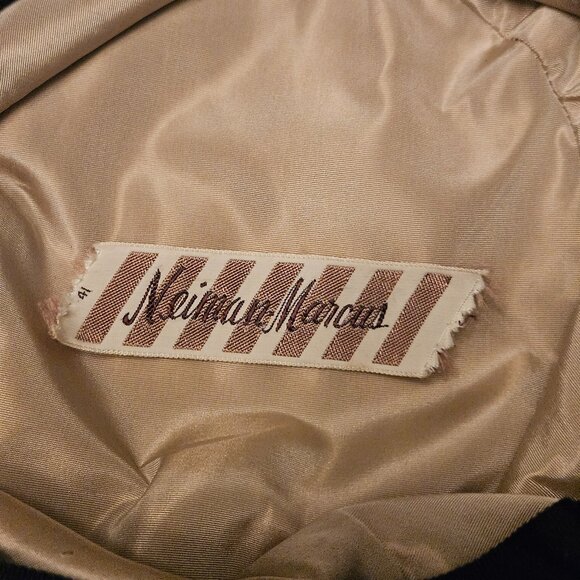 Vintage Neiman Marcus Black Velvet Cloche Hat With Bow in Back - Picture 3 of 4